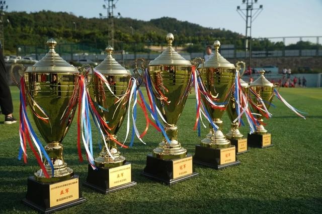 一张号码布，撬动大消费