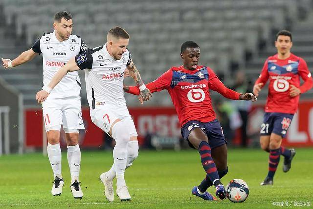 18岁西班牙前锋吉乌在切尔西境遇不佳，8场仅1球